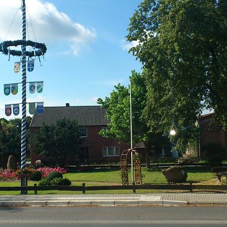Hotel Am Rosenplatz,24 Stunden Check In, Kostenfreie Parkplaetze Brechtorf Dış mekan fotoğraf